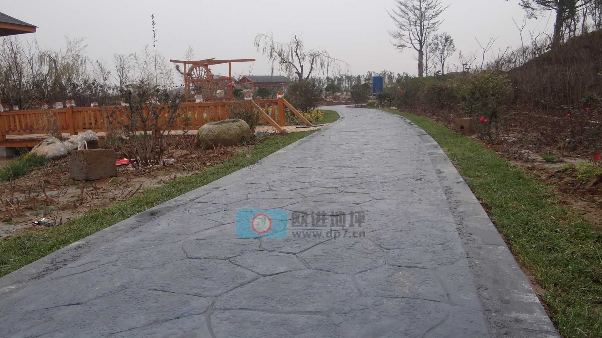 蒲城卤阳湖的压花地坪案例照片